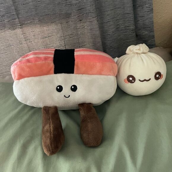 Food plushies 🍣🥟 - Picture 1 of 5